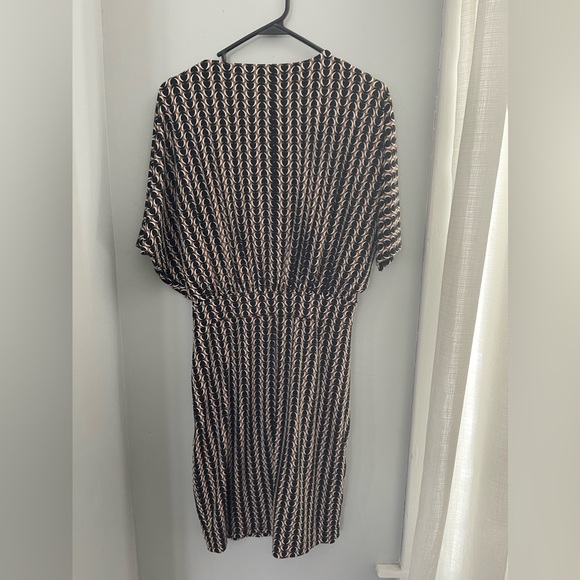 Vince Camuto wrap dress size 4 - Picture 4 of 6